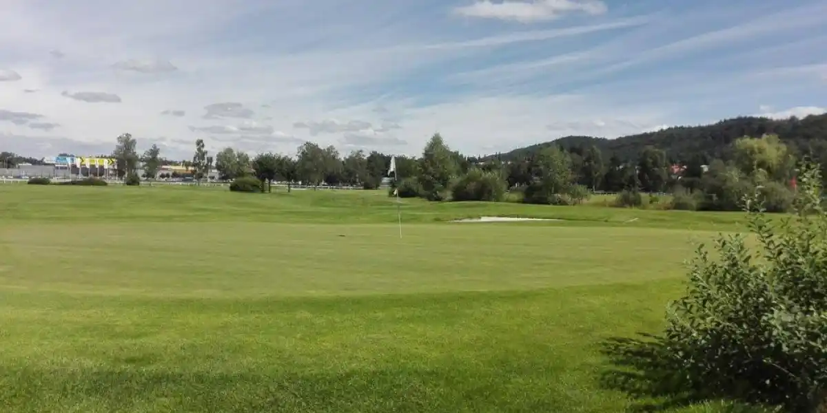 Golfové hřiště