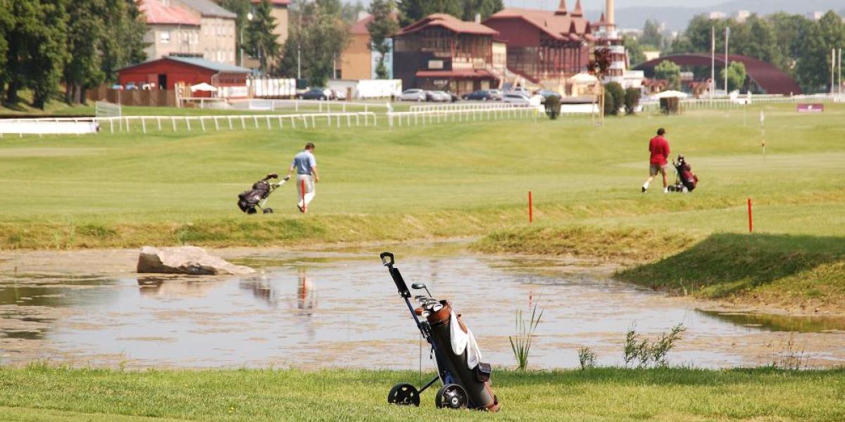 Uzavřené golfové hřiště